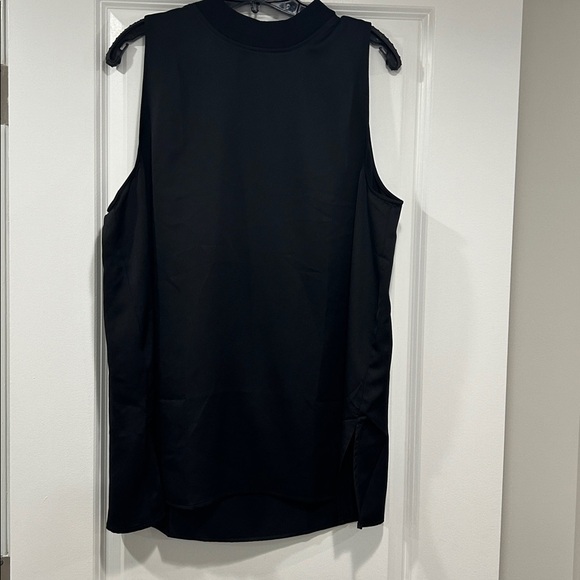 LOFT Tops - NWT LOFT Sleeveless Top